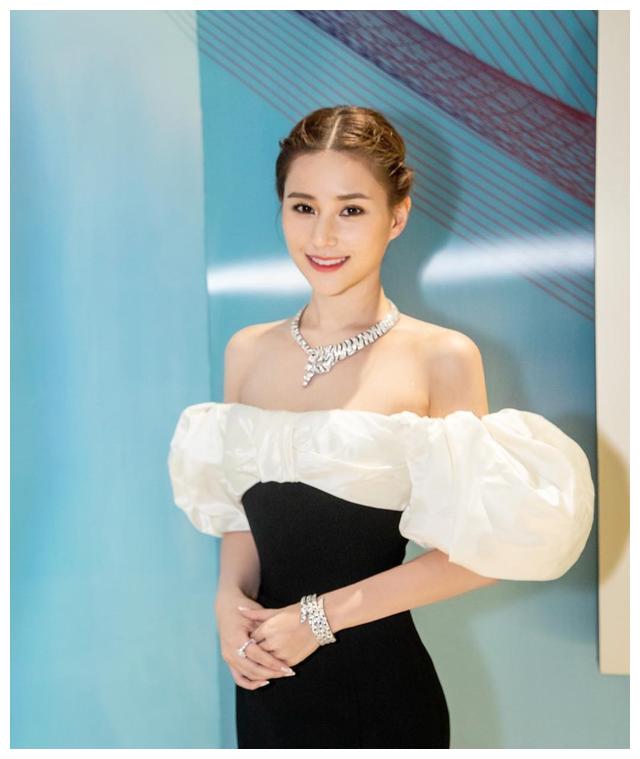 全球最美千金何超莲