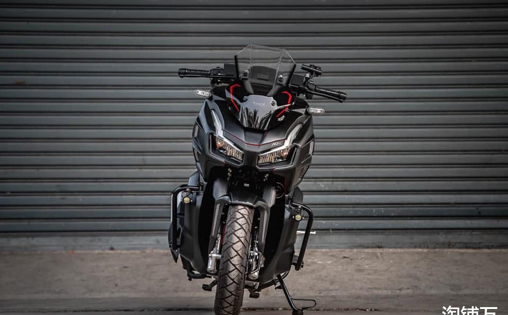 又一部漫威风格摩托 本田adv150蝙蝠侠定制版亮相