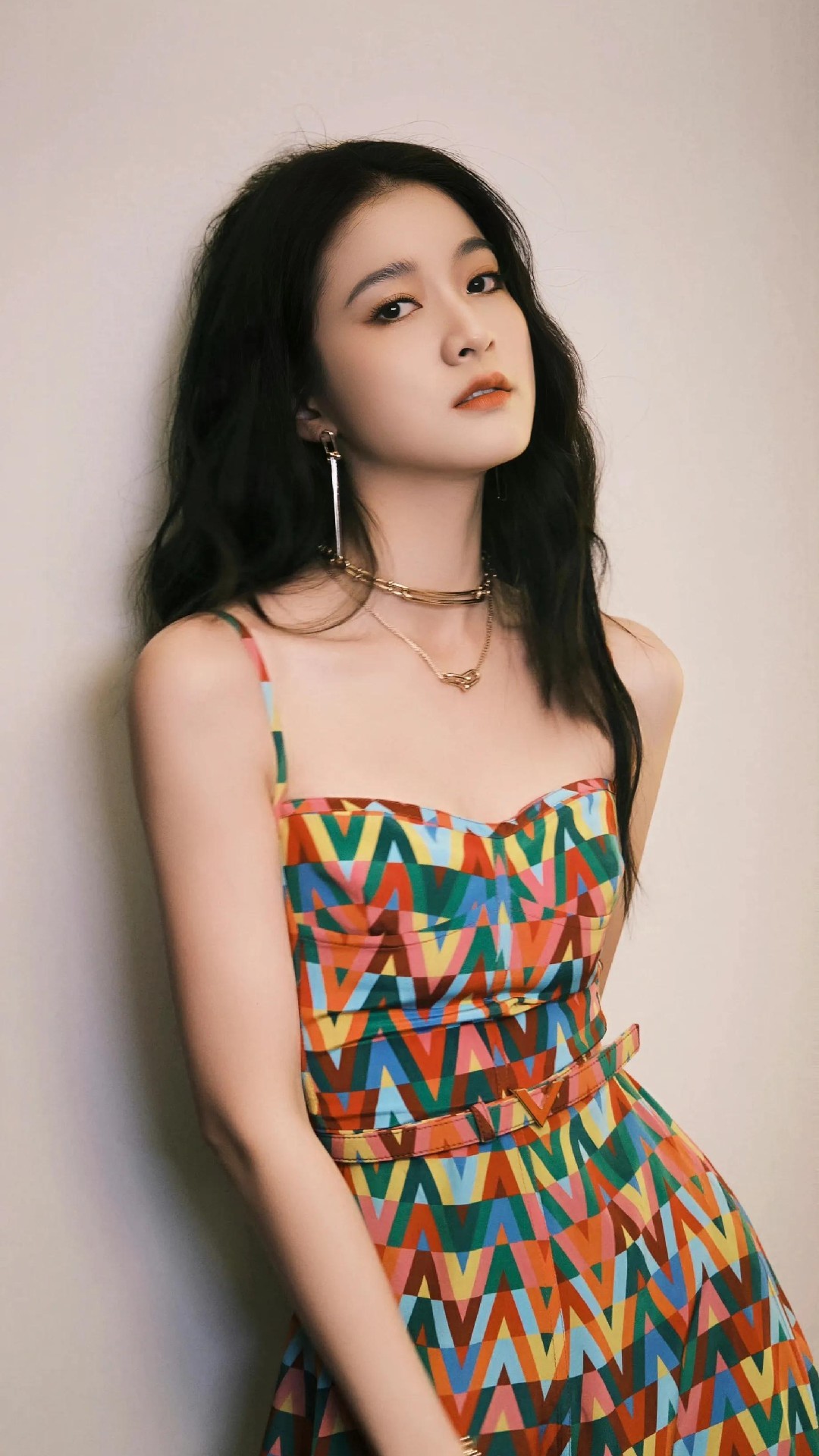 宝藏女孩张迎雪时尚写真:性感妩媚,甜美动人1__财经头条