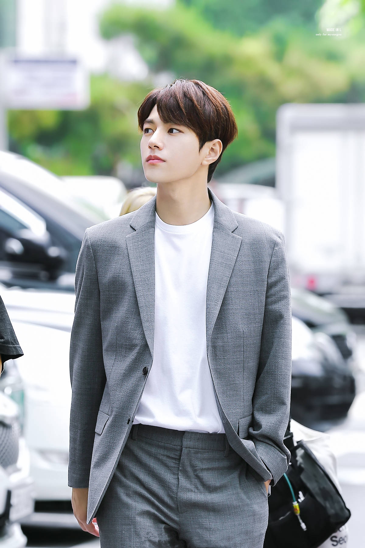 "神仙颜值"金明洙,这才是传说中的二次元漫画脸,穿搭也是一绝_高清