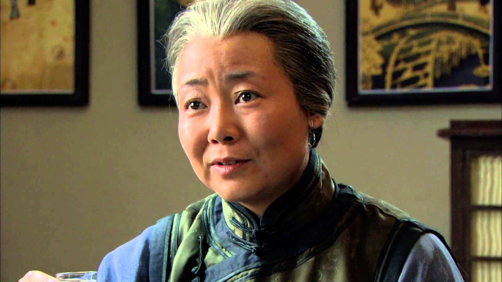 闫妮获白玉兰奖,成第5个电视剧大满贯女演员,前4个也名副其实