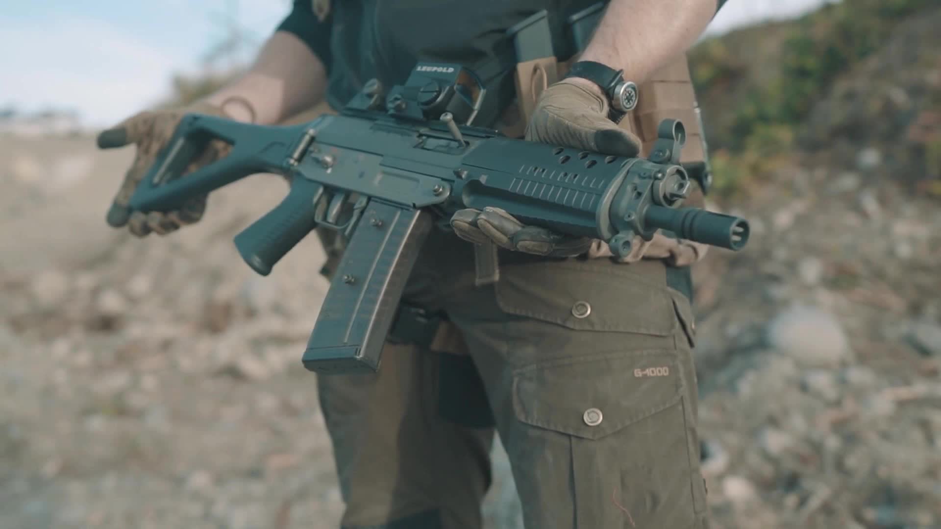 sig-552短突击步枪,靶场慢动作射击回放,这枪太帅气了