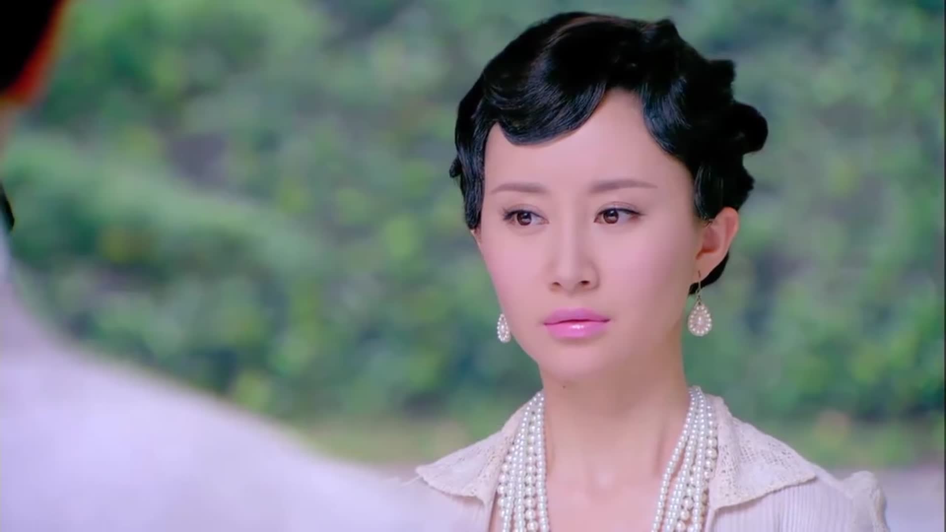 烽火佳人:杜允唐带美女回家,可惜佟毓婉不吃醋,让他有点失望