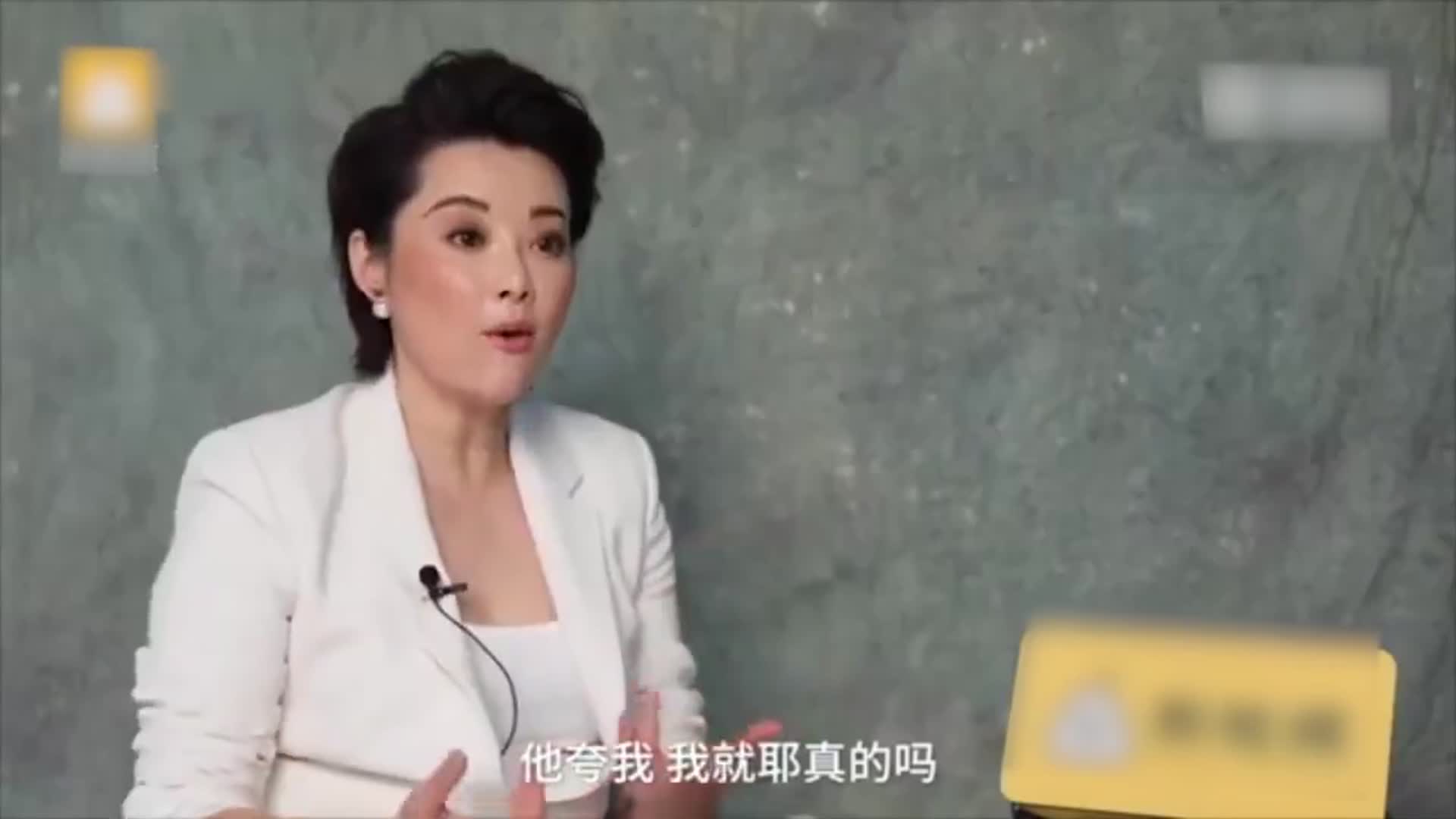 袁立现场直言和张国立绯闻,邓婕上来就给我一巴掌!袁立太敢说
