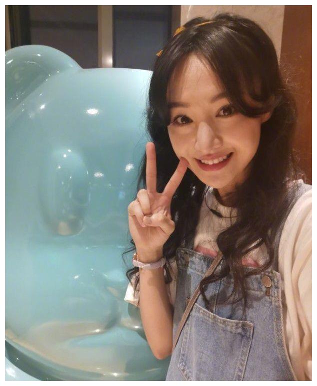 郑爽被永久封了吗 想要再度复出是绝无可能了