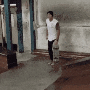 作为一个成年人,让你从他们中二选一,你会怎么选?哈哈哈很现实休闲区蓝鸢梦想 - Www.slyday.coM 作为一个成年人,让你从他们中二选一,你会怎么选?哈哈哈很现实休闲区蓝鸢梦想 - Www.slyday.coM