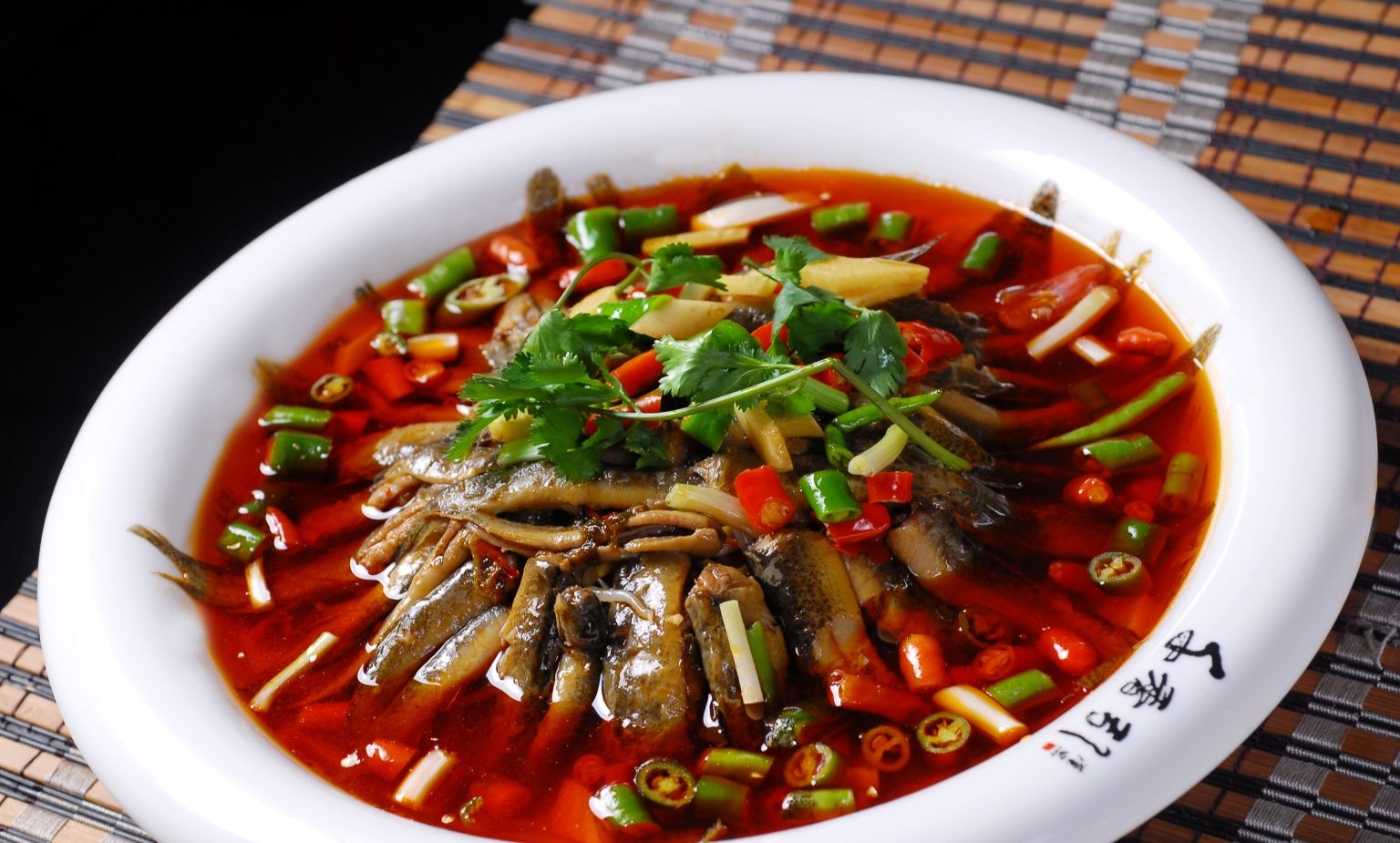 美食图片欣赏——营养美味的泥鳅菜肴