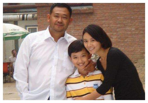 极端的姜氏兄弟滥情姜文4恋2婚专情姜武与初恋宋妍相伴35年