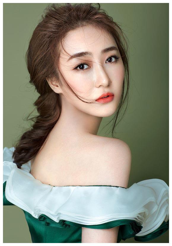 辽宁丹东女星高姝瑶能歌善舞靓丽迷人