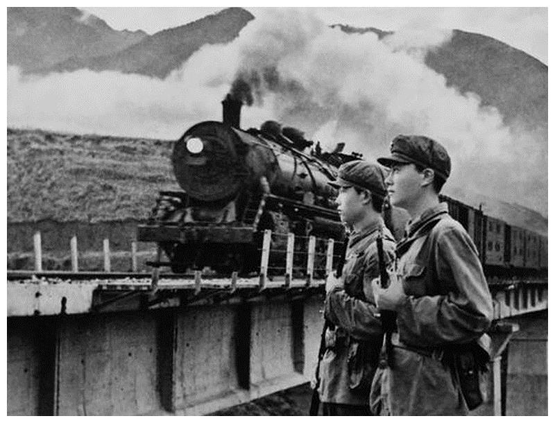 总结:在中国的发展史上,像熊汉俊这样的战士还有很多很多,正是他们的