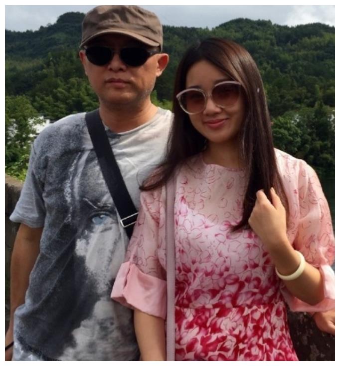 孟非隐藏多年女儿公开,22岁拥有"初恋脸",白富美形象如章泽天|孟星亚