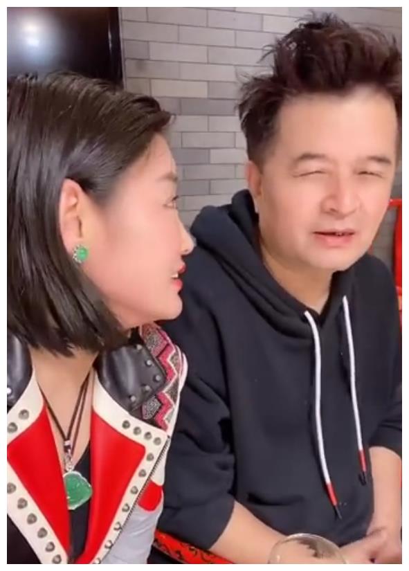 毕福剑近况曝光模样颓废被疑抱二胎儿子出镜真相是闹乌龙