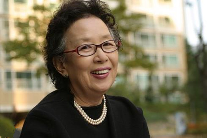 韩国国民奶奶罗文姬,出生于中国北京,表情包火遍全网