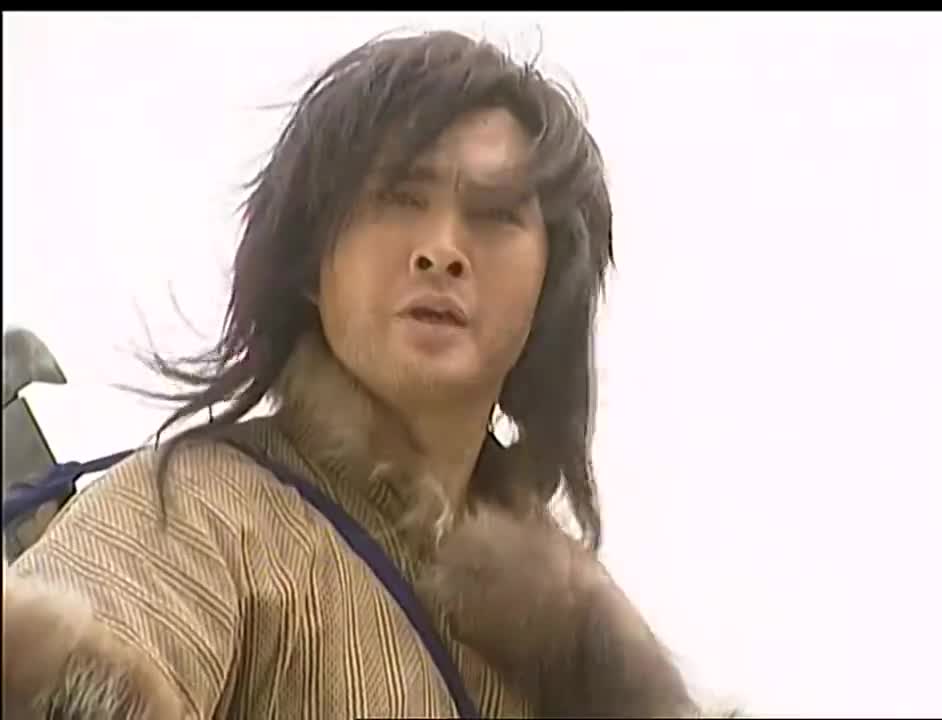 雄霸与聂人王决战乐山大佛,还未分出胜负,聂人王竟被火麒麟叼走