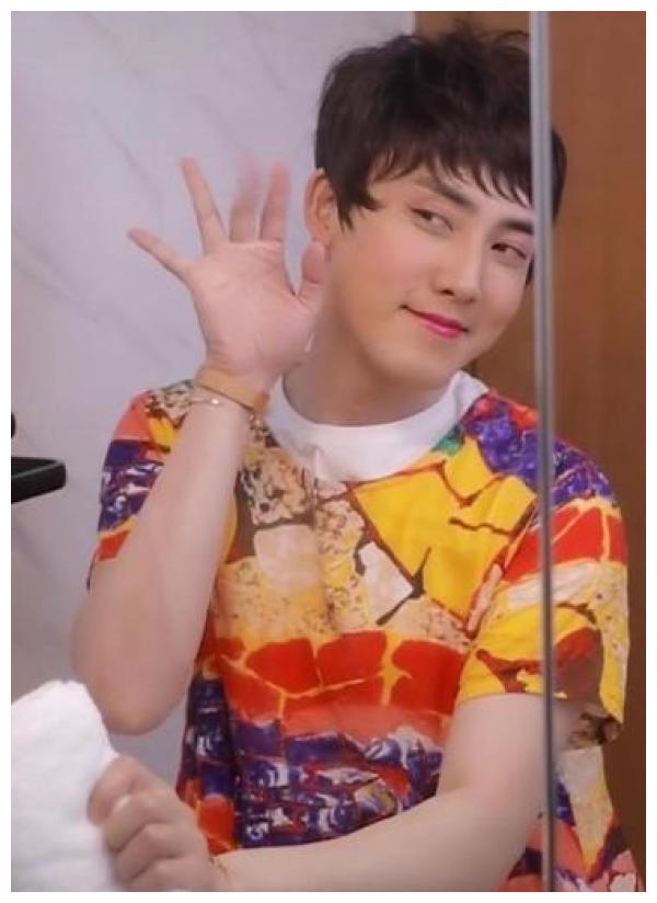 33岁张睿女装扮丑引争议,曾是琼瑶剧御用男一,新剧给杨超越作配