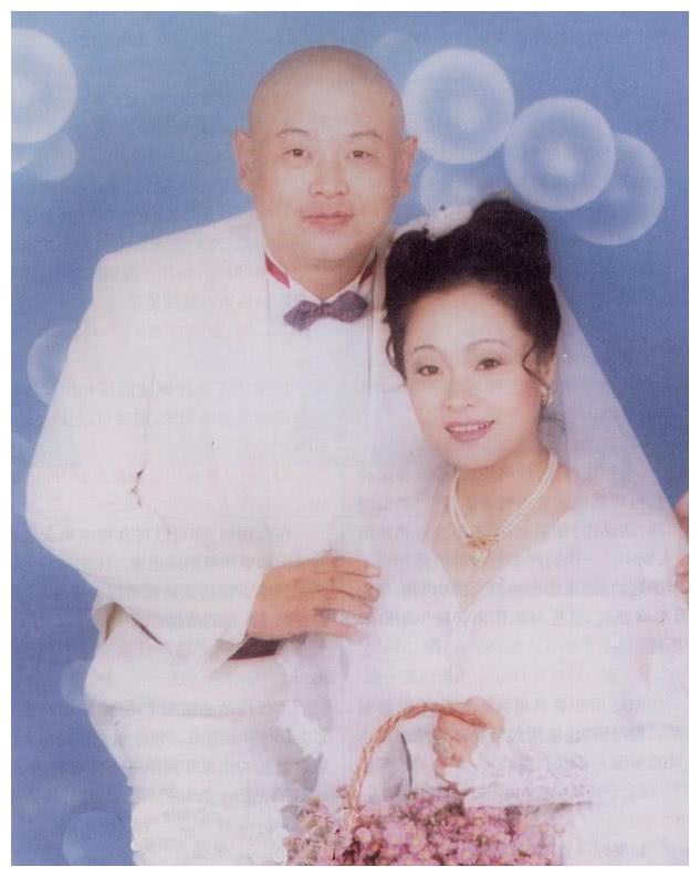 葛优为她养子冯小刚替还债守寡15年的她资产过亿儿子成名导