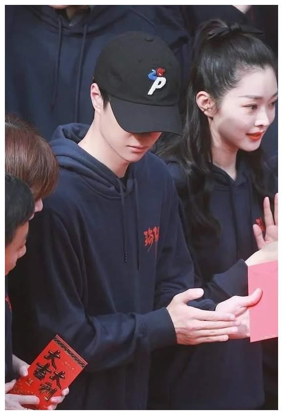 《风起洛阳》路透照,王一博书生造型眼前一亮,官配宋轶现身