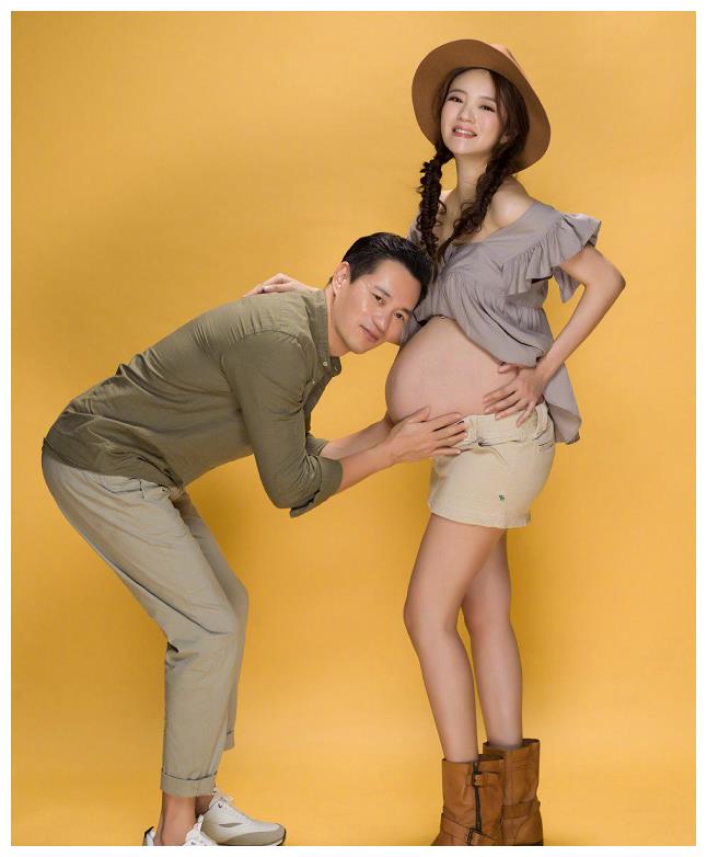 40岁安以轩晒二胎孕肚照依旧娇俏似少女透露将封肚