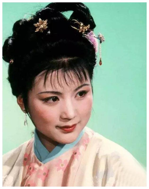 难忘史湘云扮演者郭霄珍从20岁的纯真美丽到50多岁的恬淡