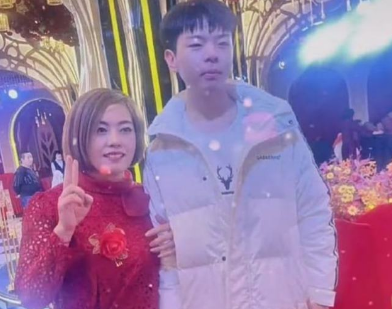 心疼刘学州！初中被男老师猥亵患抑郁症，寻亲后再次被父母抛弃休闲区蓝鸢梦想 - Www.slyday.coM