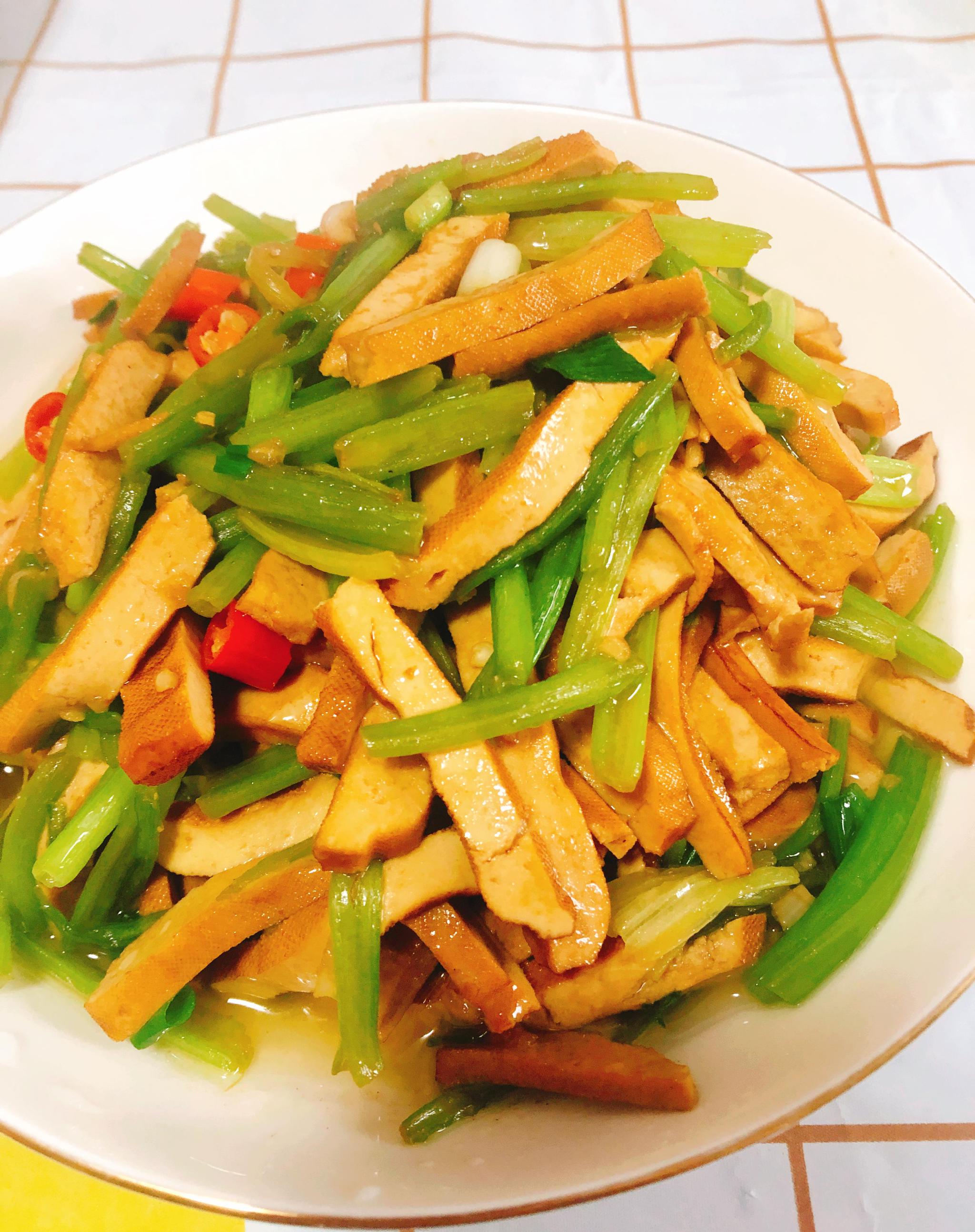 家庭餐桌上必不可少的一道家常小炒_高清图集_新浪网