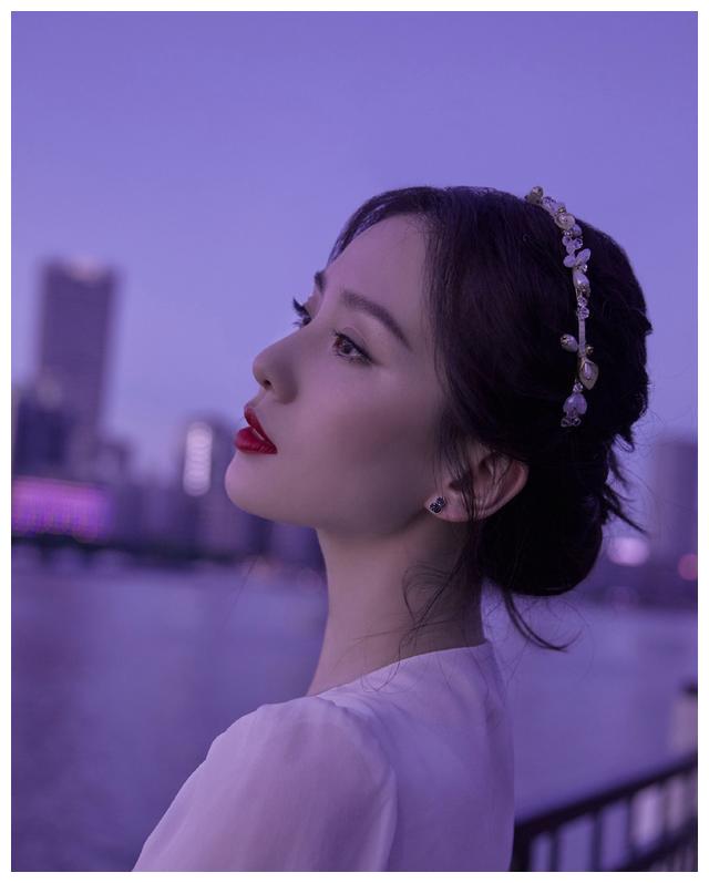 这个侧面,真的让人觉得刘诗诗好仙哦!