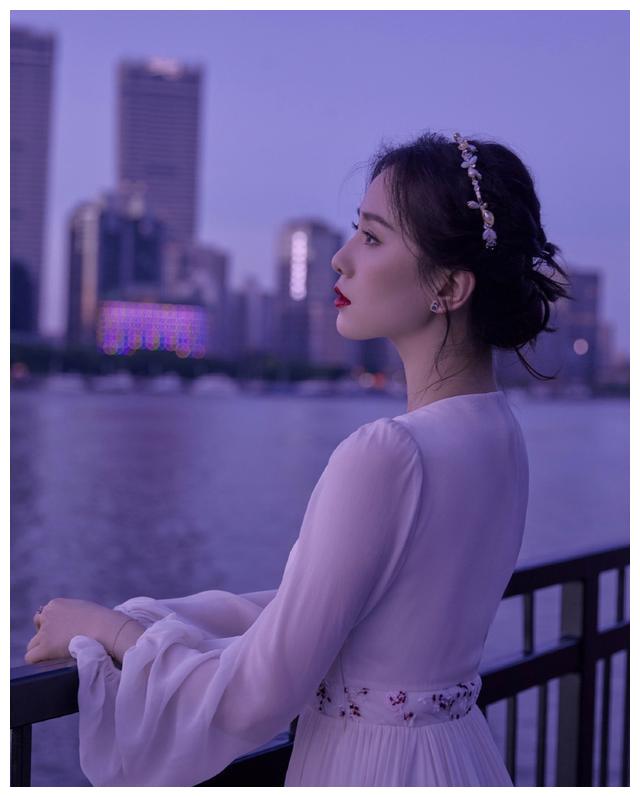 这个侧面,真的让人觉得刘诗诗好仙哦!