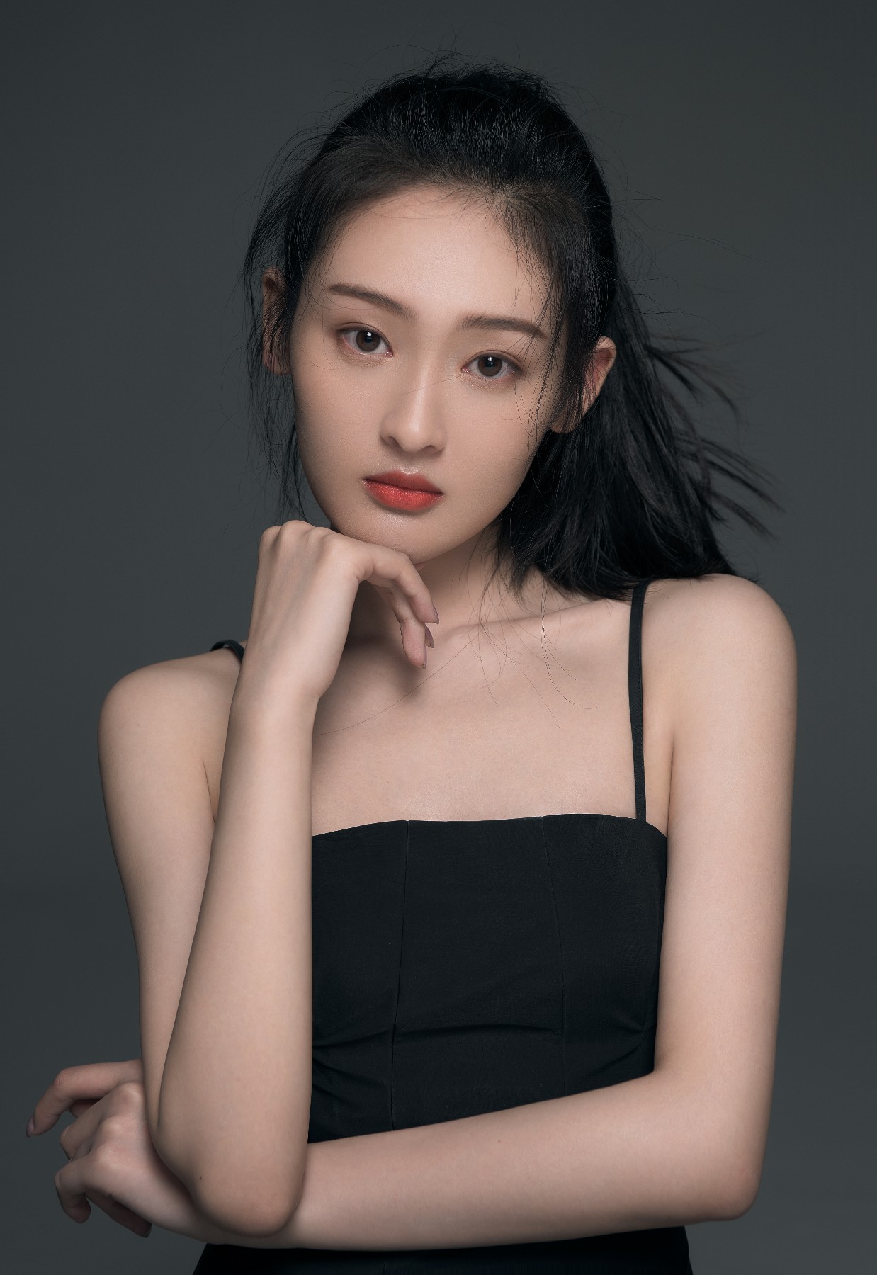 林夏许星河登顶短剧热播榜刘玮婷演绎双面林夏