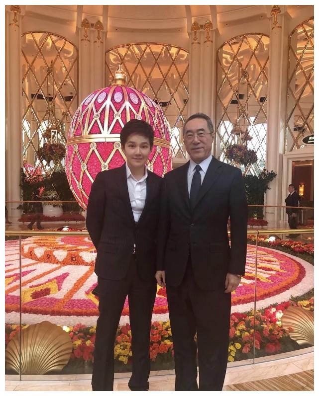 泰国首富之子谢承润和姚思为陈雨昂是好友24岁身价300亿