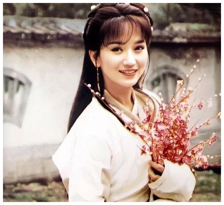 ",66岁赵雅芝接新代言,比帅儿子能干|黄恺杰|赵雅芝|黄锦燊_新浪新闻