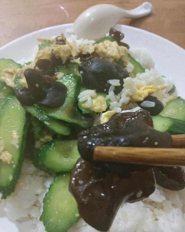 捞面条郑州人都吃过。捞饭我1口气吃完了__财经头条