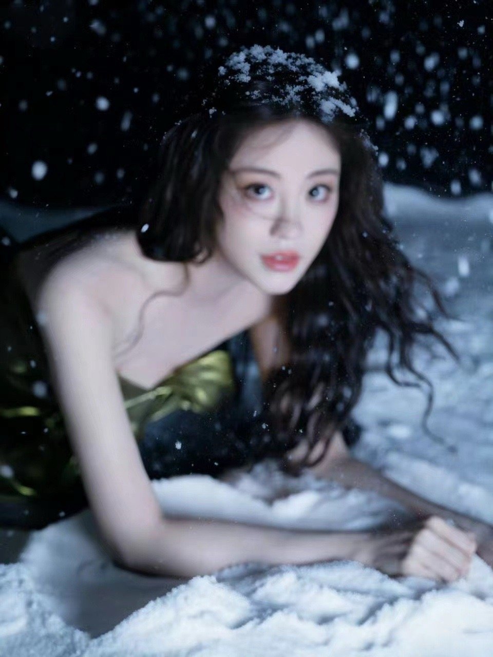 祝绪丹八音盒里的冰雪精灵，尖叫之夜最强颜值暴击