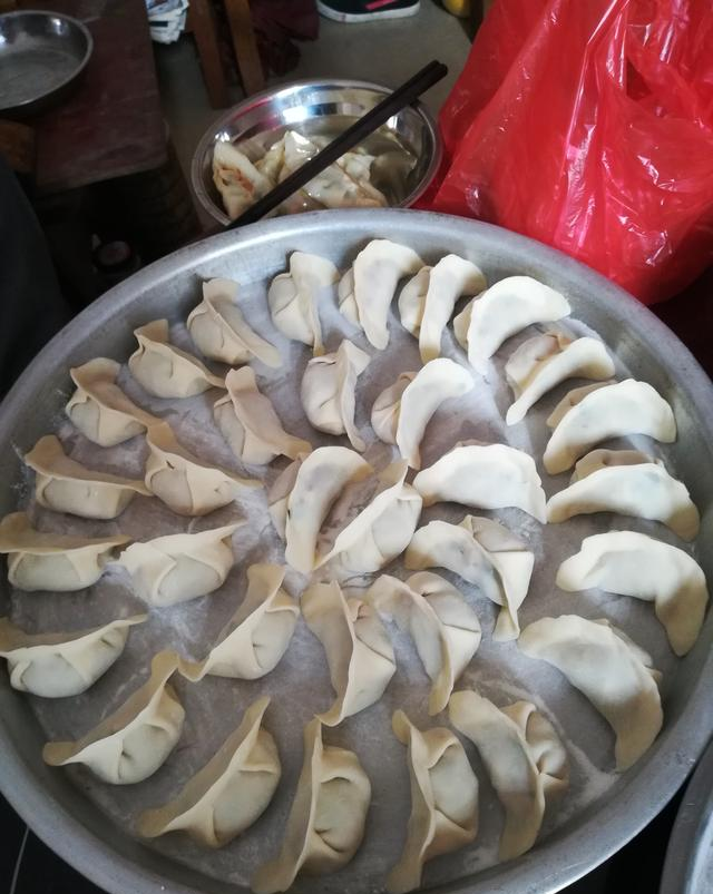 吃火锅时,芝麻酱的调制秘诀休闲区蓝鸢梦想 - Www.slyday.coM 吃火锅时,芝麻酱的调制秘诀休闲区蓝鸢梦想 - Www.slyday.coM