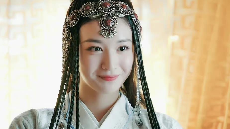 王楚然在唐嫣,佘诗曼,卢杉,孟子义,王媛可等美女扎堆的《燕云台》里