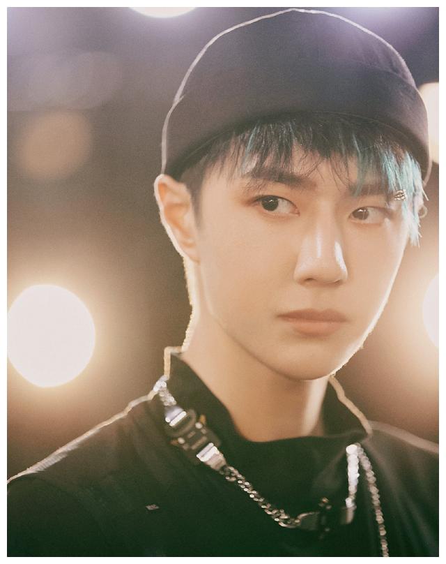 这就是街舞3女舞者抹唇杀王一博不为所动你要补一下妆