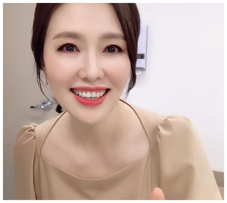 韩国模范夫妻,丈夫是圈中有名美男,妻子曾为拍戏丢了孩子|夏希罗|崔秀