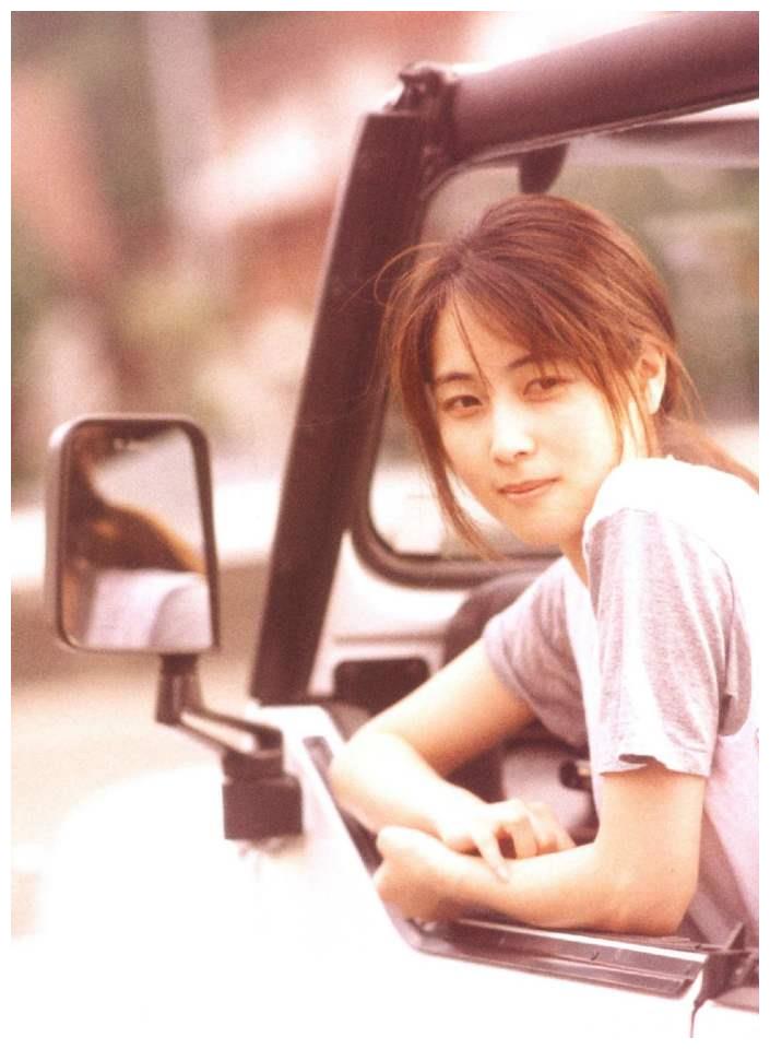 她离开人世已经13年她的美早已留在了无数人的心中