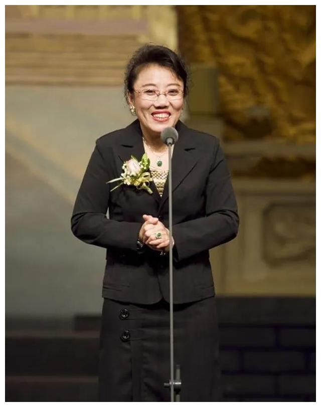 京剧老旦名家兰文云近况如何其实还会回到舞台只不过不是现在