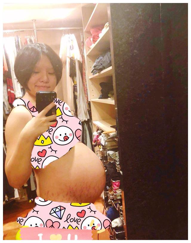 谢依霖二胎生子,罕见晒与老公儿子水中合影,拿胎盘拓印创意满分