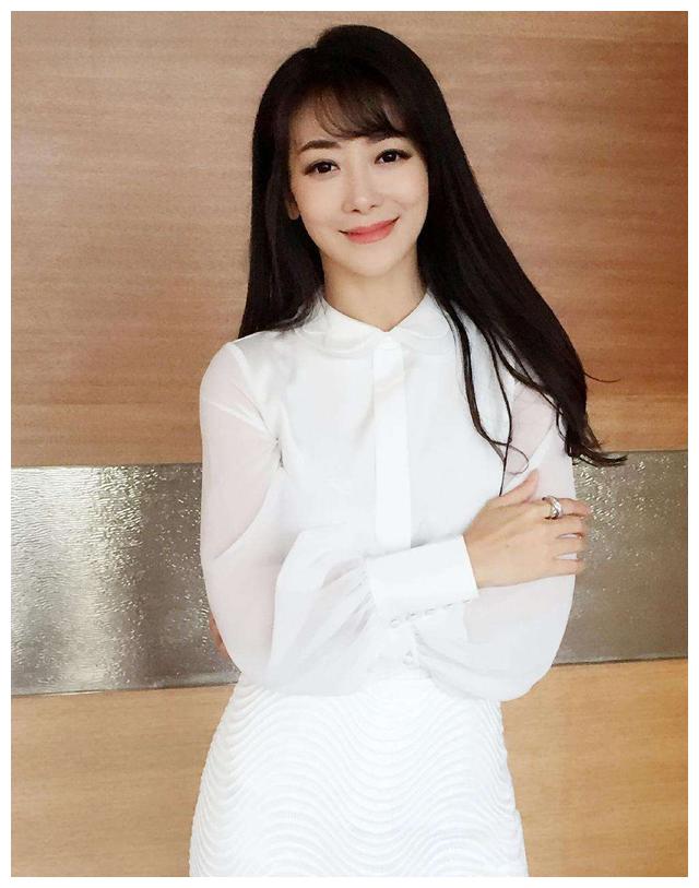 她从娱乐圈宠儿变弃儿如今却沦为配角到底都经历了什么