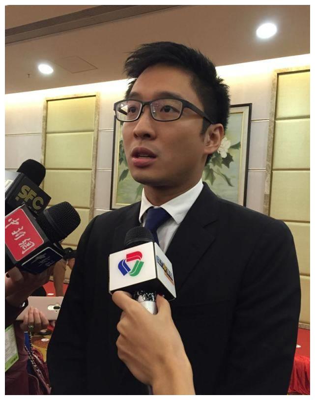 他是隐形的中国首富还是章子怡的前男友可惜却最终错过何超莲