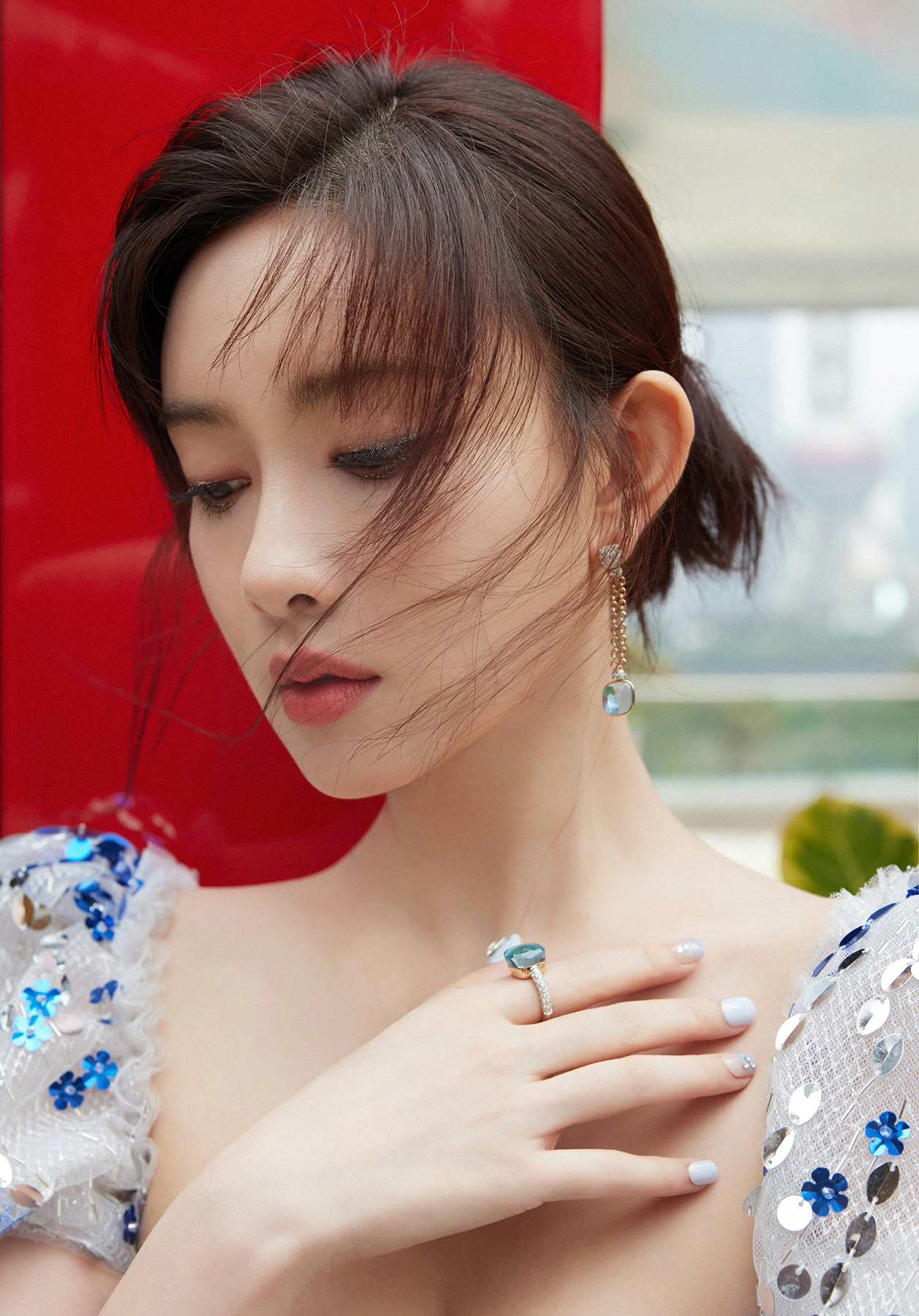 孟子义受邀出席芭莎国际美妆大奖颁奖典礼获年度魅力之星荣誉