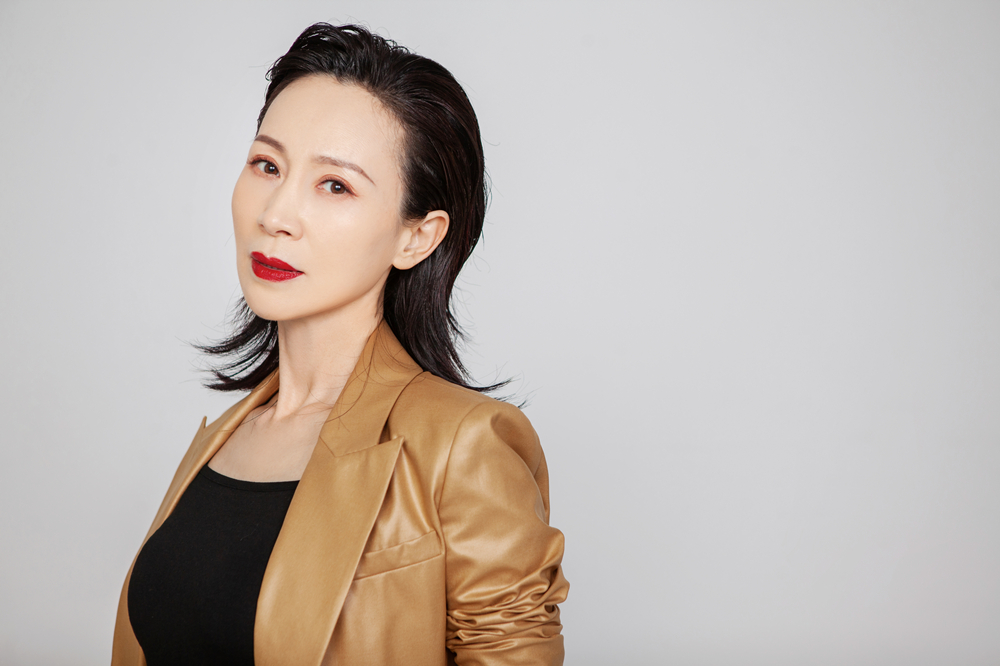 功勋之屠呦呦的礼物收官钱洁细致周到获好评