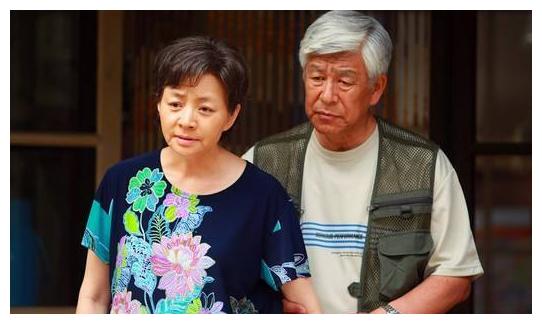 国家一级演员张洪杰,不要片酬也要带妻子在身边,晚年被"啃老"