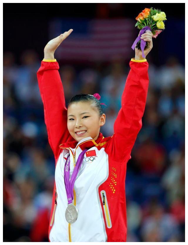 体操女神何可欣,身高1米5,退役后二次发育,27岁高颜值仍单身