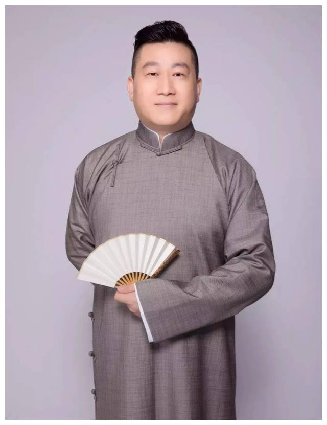 大堂经理孟鹤堂:20岁学艺,"雪藏"10年,爆火后却不为粉丝演出