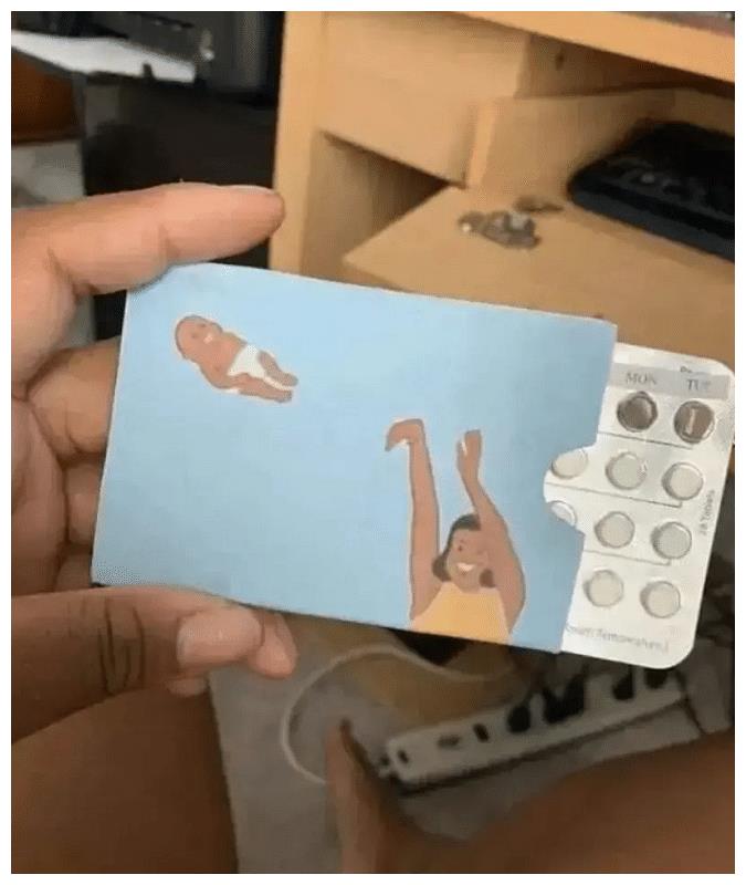 在女友的包里面找到了这样的药，请问是干什么用的啊？哈哈哈哈休闲区蓝鸢梦想 - Www.slyday.coM