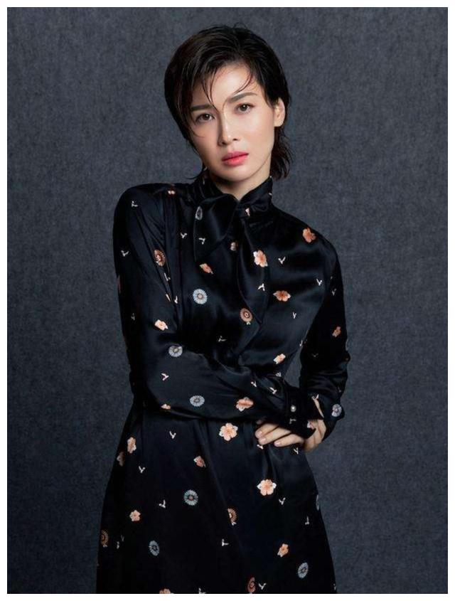 童蕾:只因拒绝了一场饭局,遭到封杀,老公破产后的她现状如何?