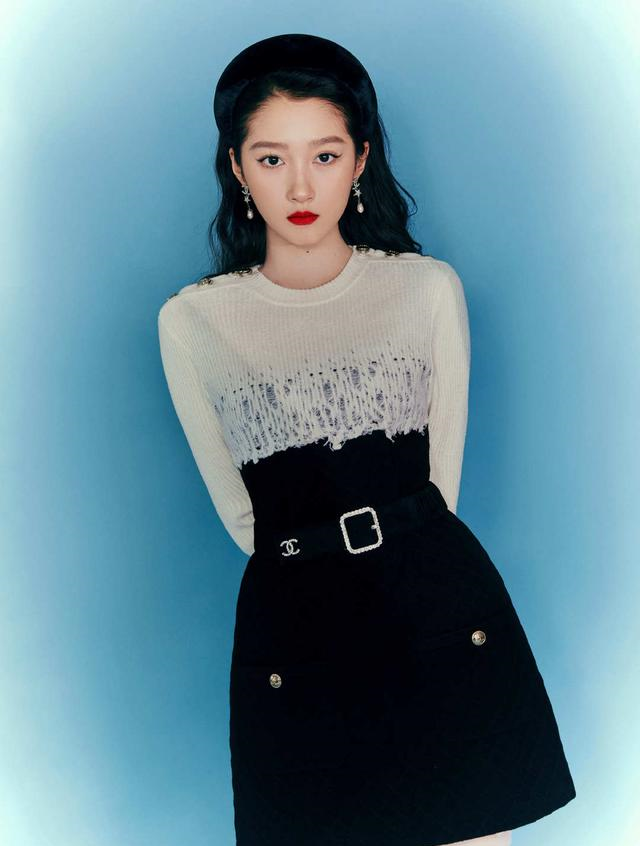 关晓彤也太厉害了,把黑白穿搭穿出了高级感,二八身材比例太优越休闲区蓝鸢梦想 - Www.slyday.coM 关晓彤也太厉害了,把黑白穿搭穿出了高级感,二八身材比例太优越休闲区蓝鸢梦想 - Www.slyday.coM