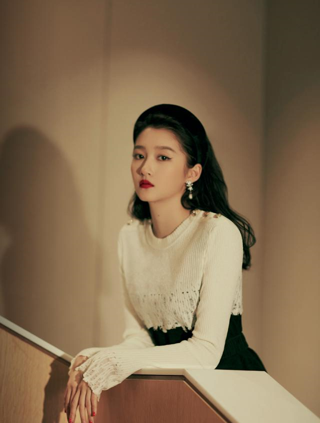 关晓彤也太厉害了,把黑白穿搭穿出了高级感,二八身材比例太优越休闲区蓝鸢梦想 - Www.slyday.coM 关晓彤也太厉害了,把黑白穿搭穿出了高级感,二八身材比例太优越休闲区蓝鸢梦想 - Www.slyday.coM